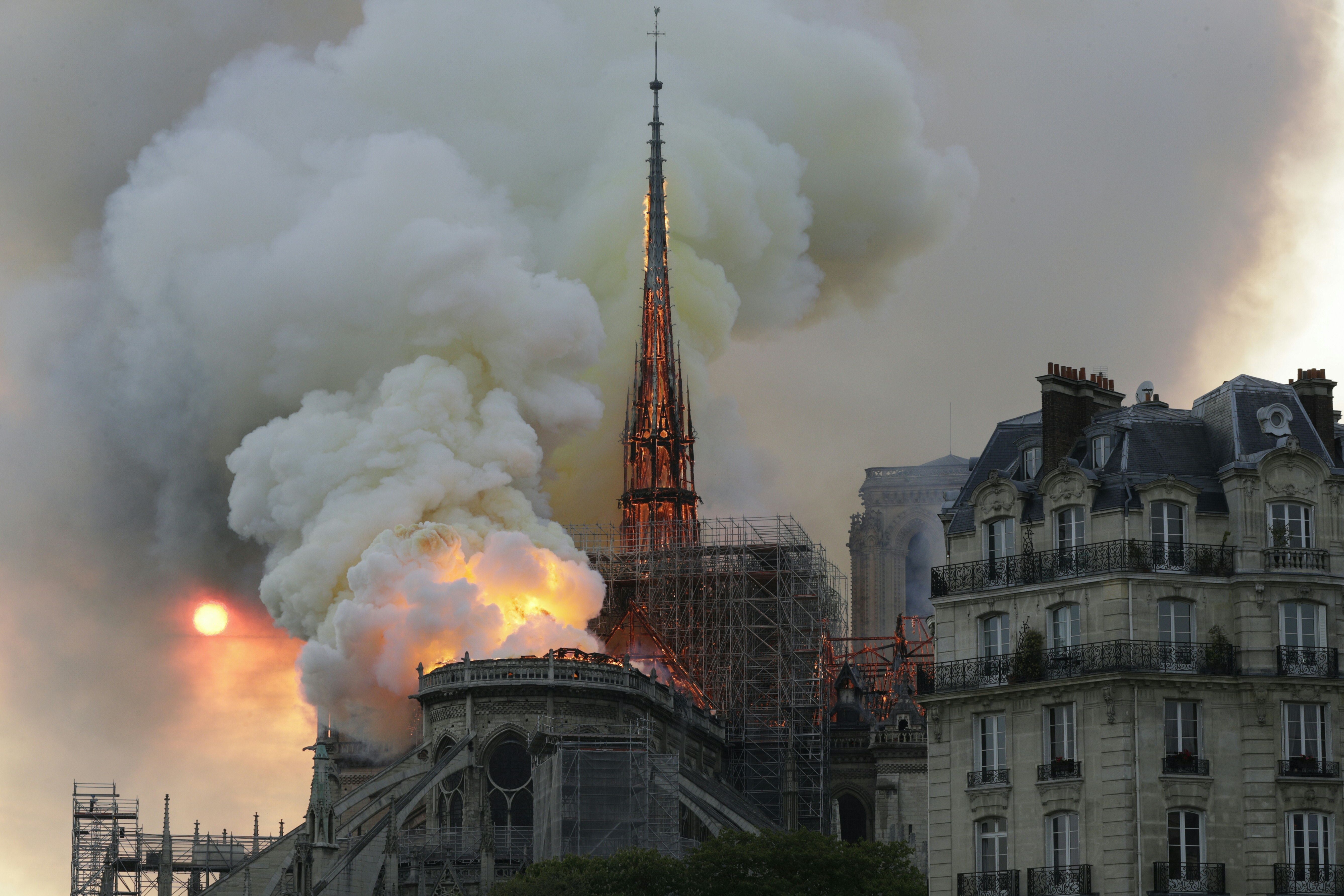 notre dame fire