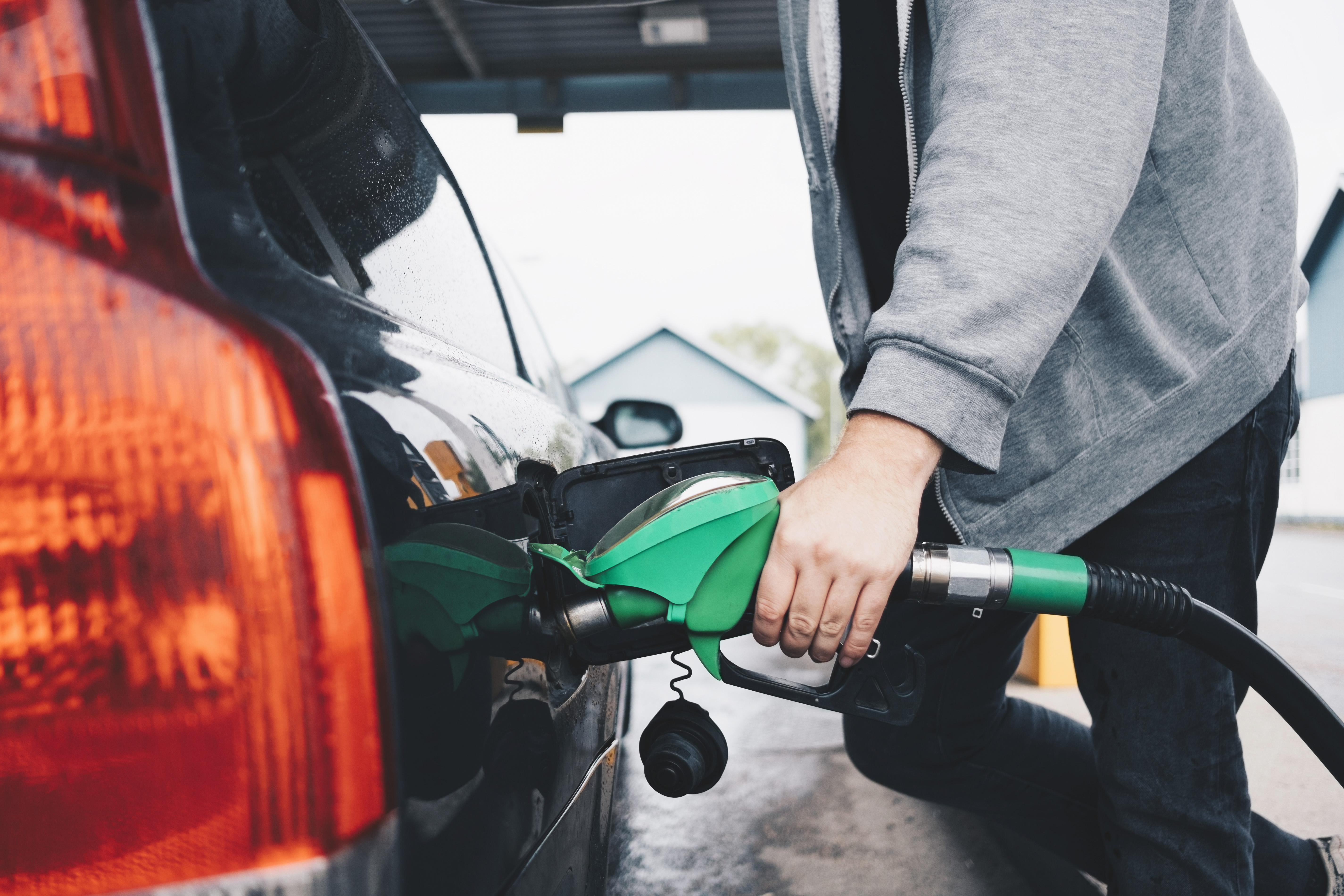 Buy gas Mondays