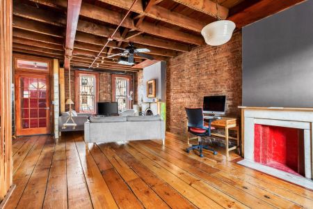 124 Pioneer St