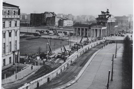 November 1961. East Germans fortify the border at the Brandenburg Gate, Berlin, expanding the concrete wall and adding a barbed-wire fence. (Photo credit: CIA archives)