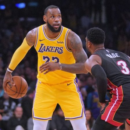 LeBron James guarded by Dwyane Wade. (Harry How/Getty Images)
