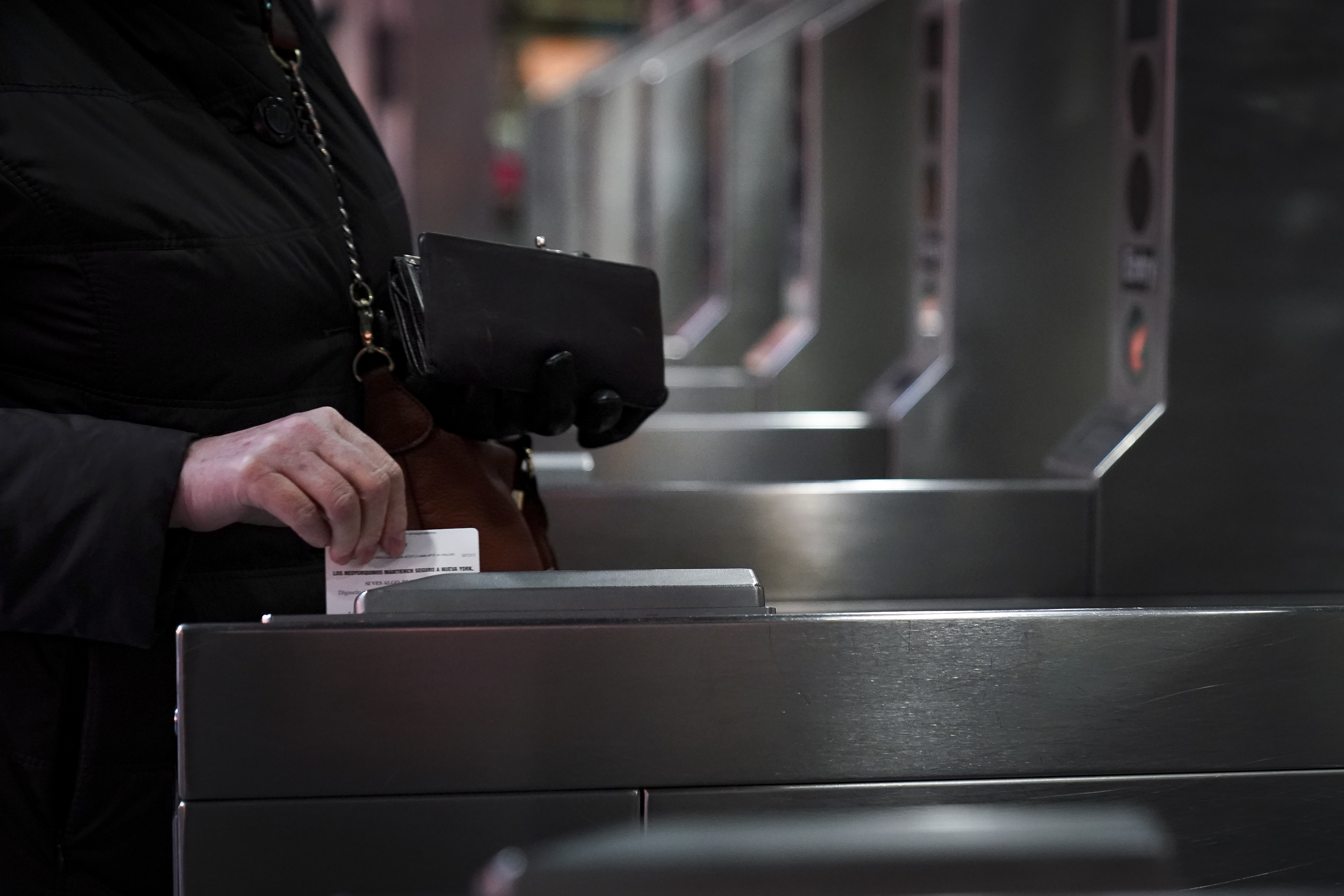 Fitbit Pay lets users tap and pay-per-ride