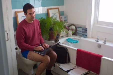 Comedian Rob Delaney, seen here in "Catastrophe", is a proponent of the toilet meeting