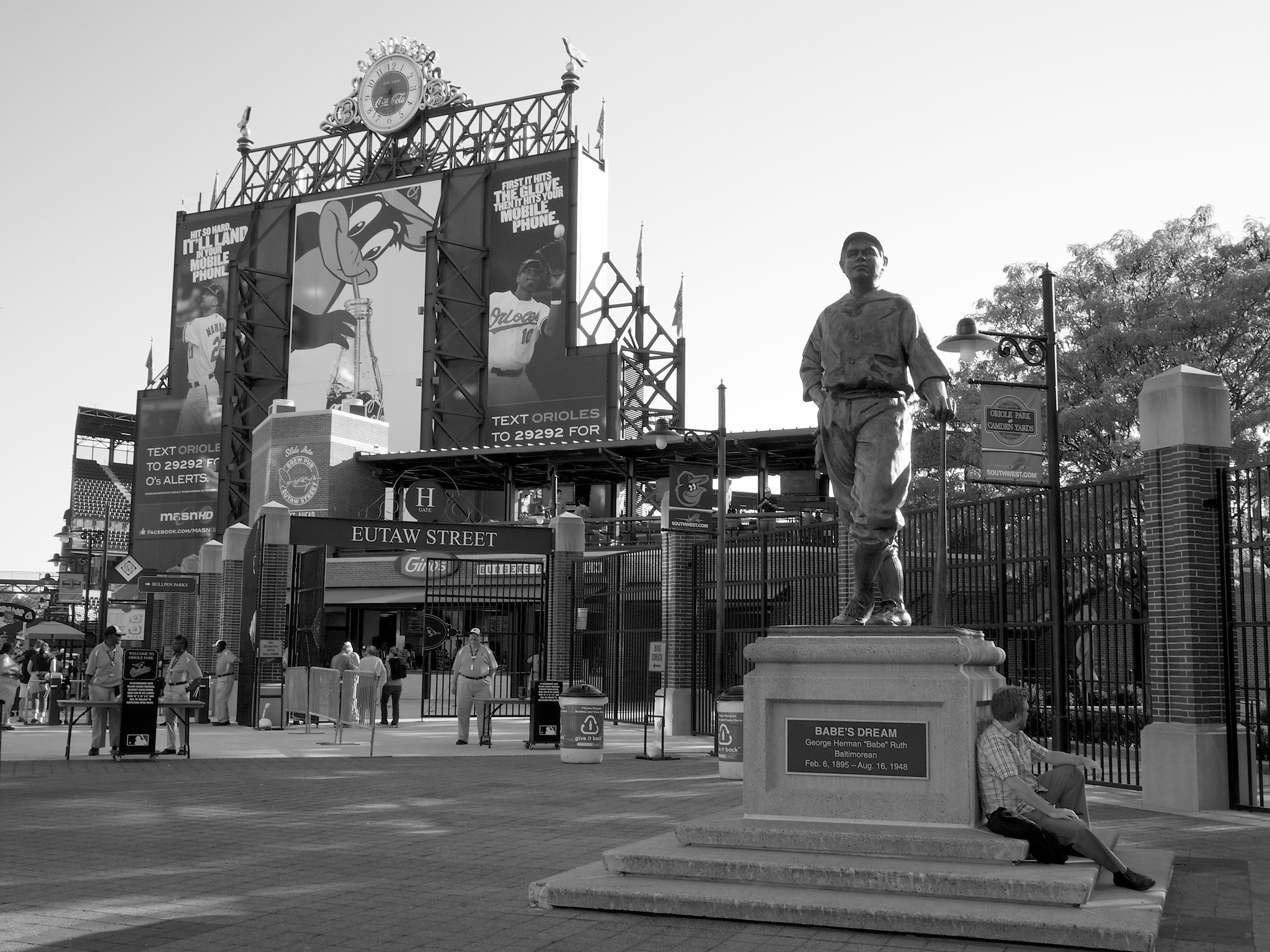 Statue of Babe Ruth