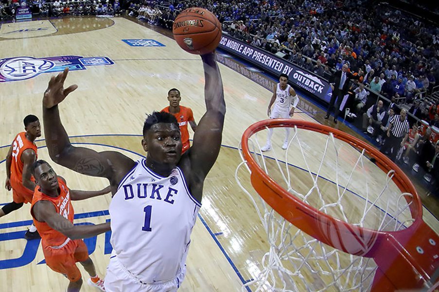 Zion Williamson dunks the ball. (Streeter Lecka/Getty)