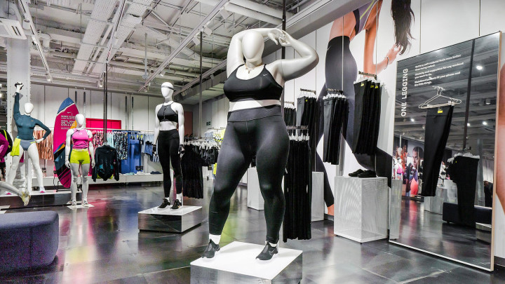 Remember, it's just a mannequin. No dangerous lies here.