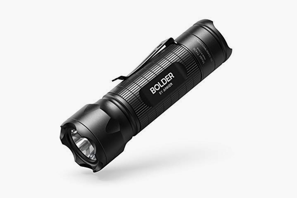 Anker LC 30 flashlight