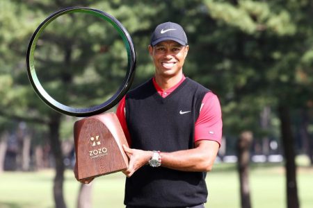 Tiger Woods Wins 82nd PGA Tour Title to Tie Record