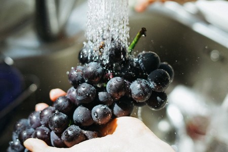 Does Rinsing Fruit and Vegetables Actually Do Anything?