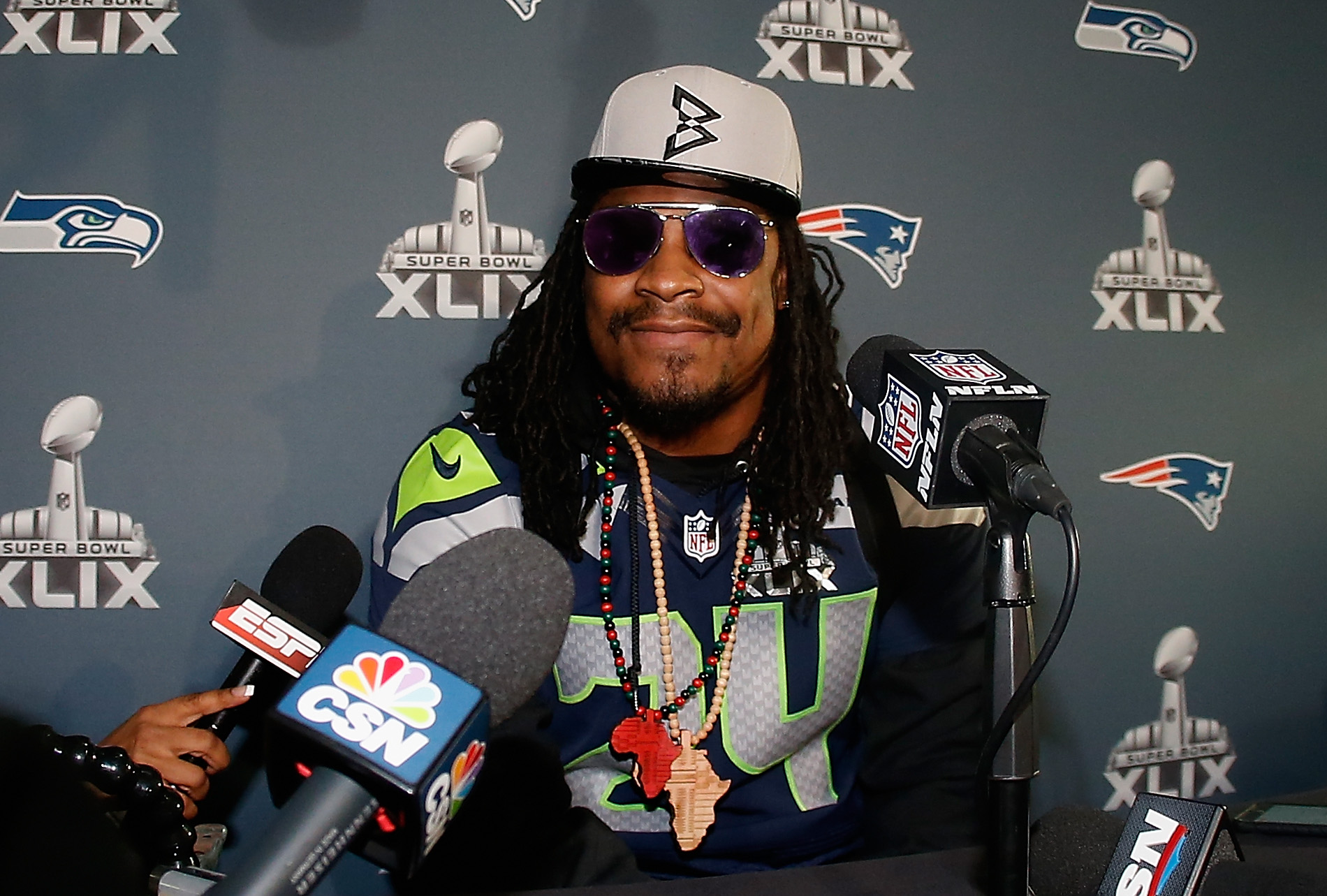 marshawn lynch resigns seattle seahawks