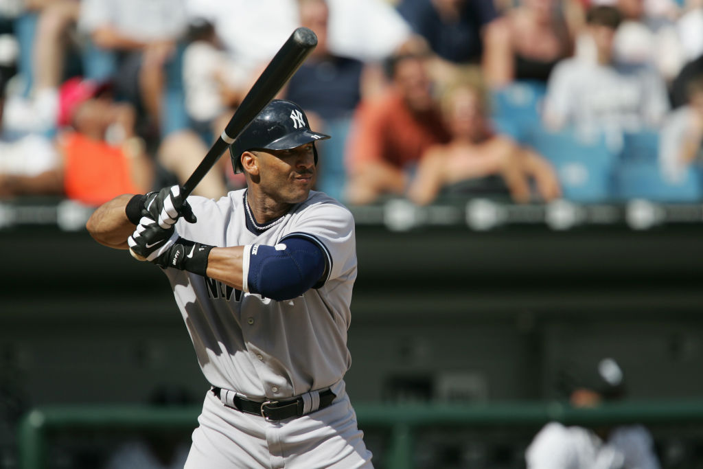 Gary Sheffield Crushes Home Runs While Smoking Cigar in Viral Video