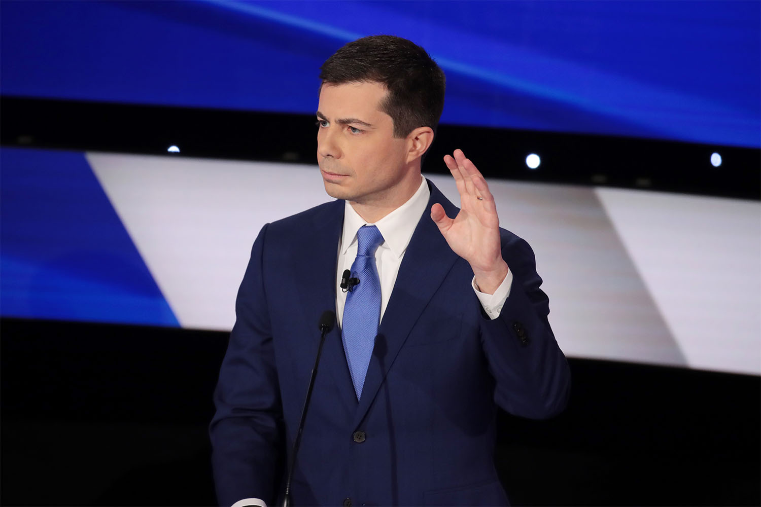 Pete Buttigieg Democratic Debate Suit Guide