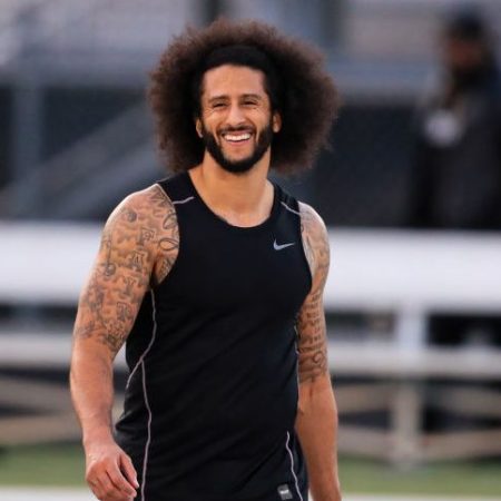 SEALs Sever Ties With Navy Museum Over Kaepernick Videos