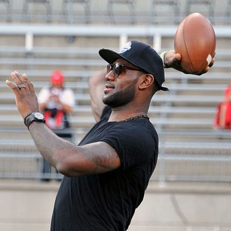 Jerry Jones Once Offered LeBron James Contract With Cowboys