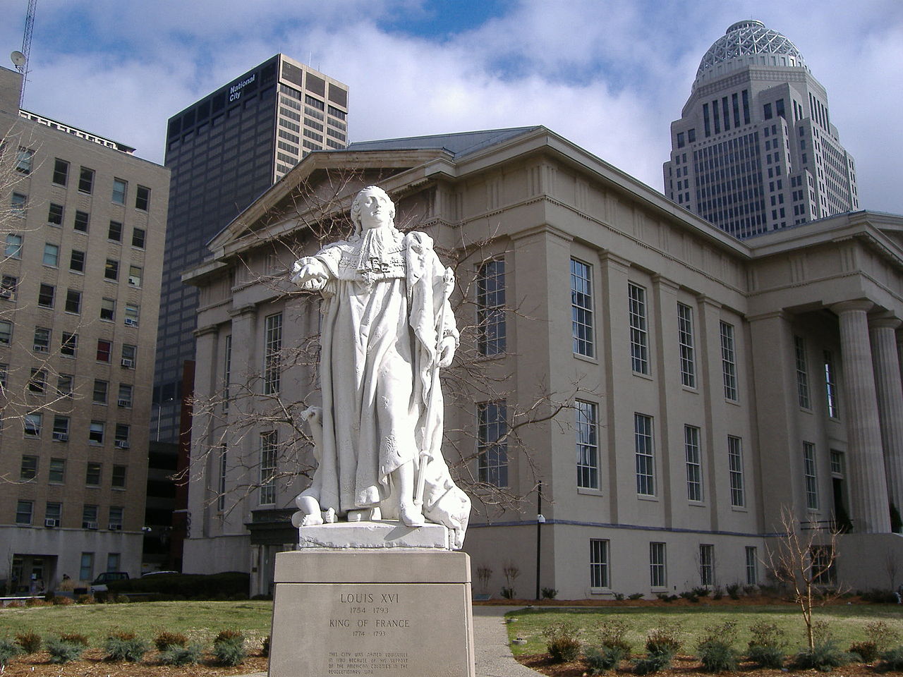 Louis XVI statue
