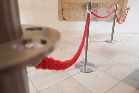 Rope barrier