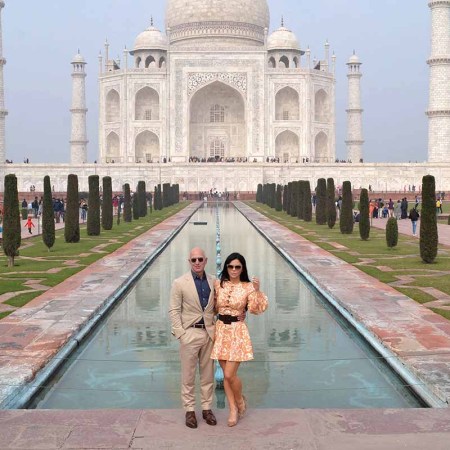 Amazon CEO Jeff Bezos and his girlfriend Lauren Sanchez at the Taj Mahal in January 2020