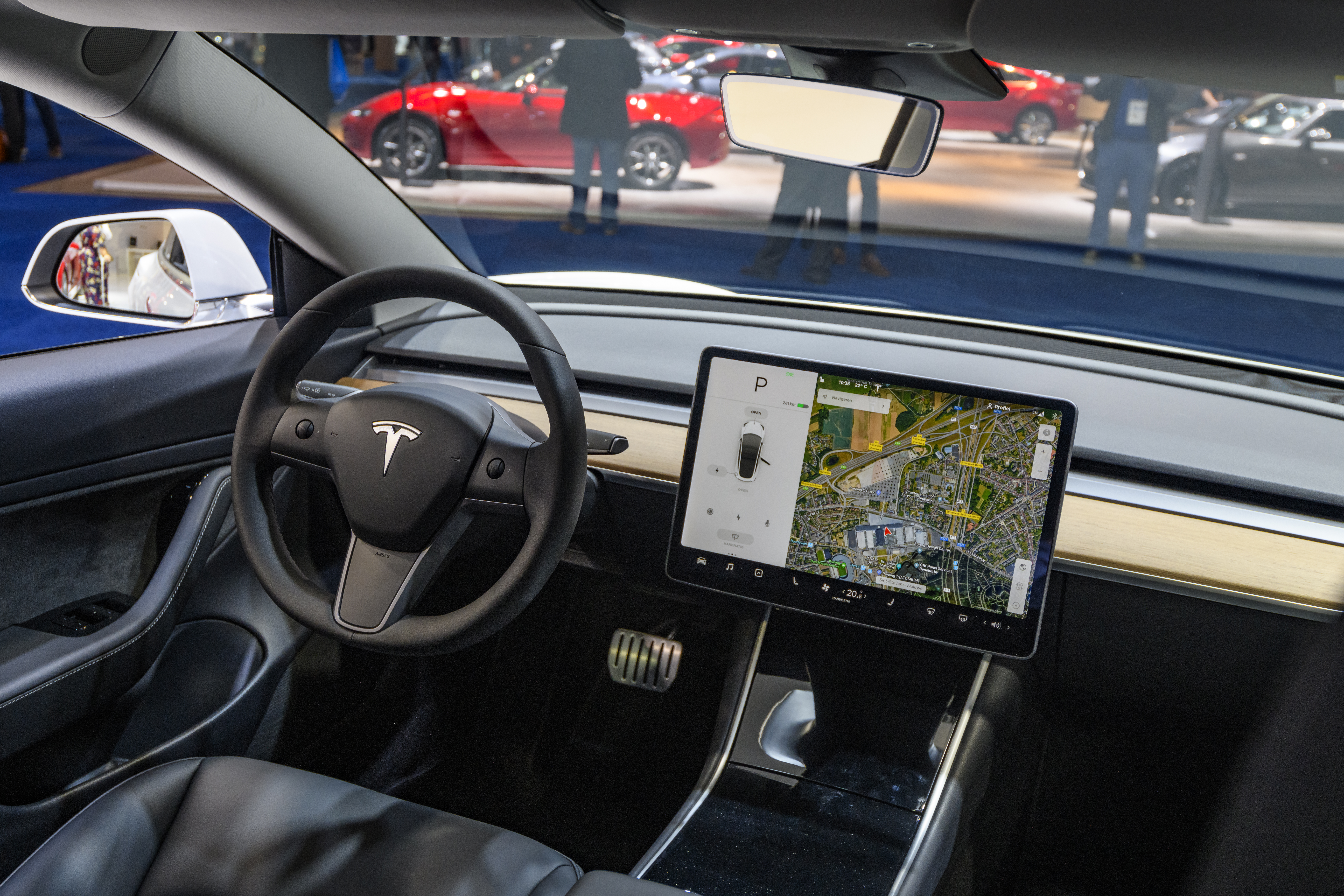 tesla model 3 screen