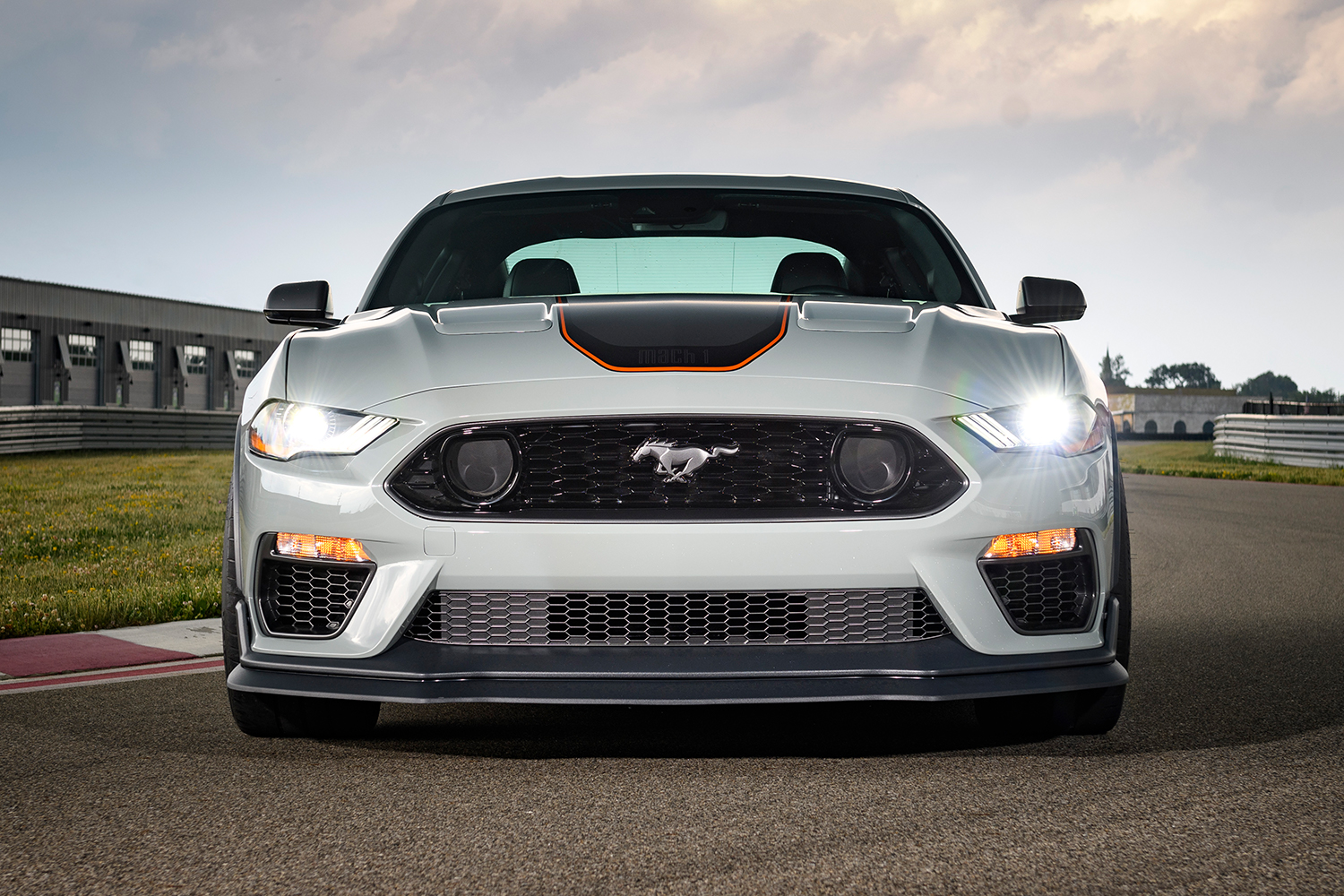 2021 ford mustang mach 1