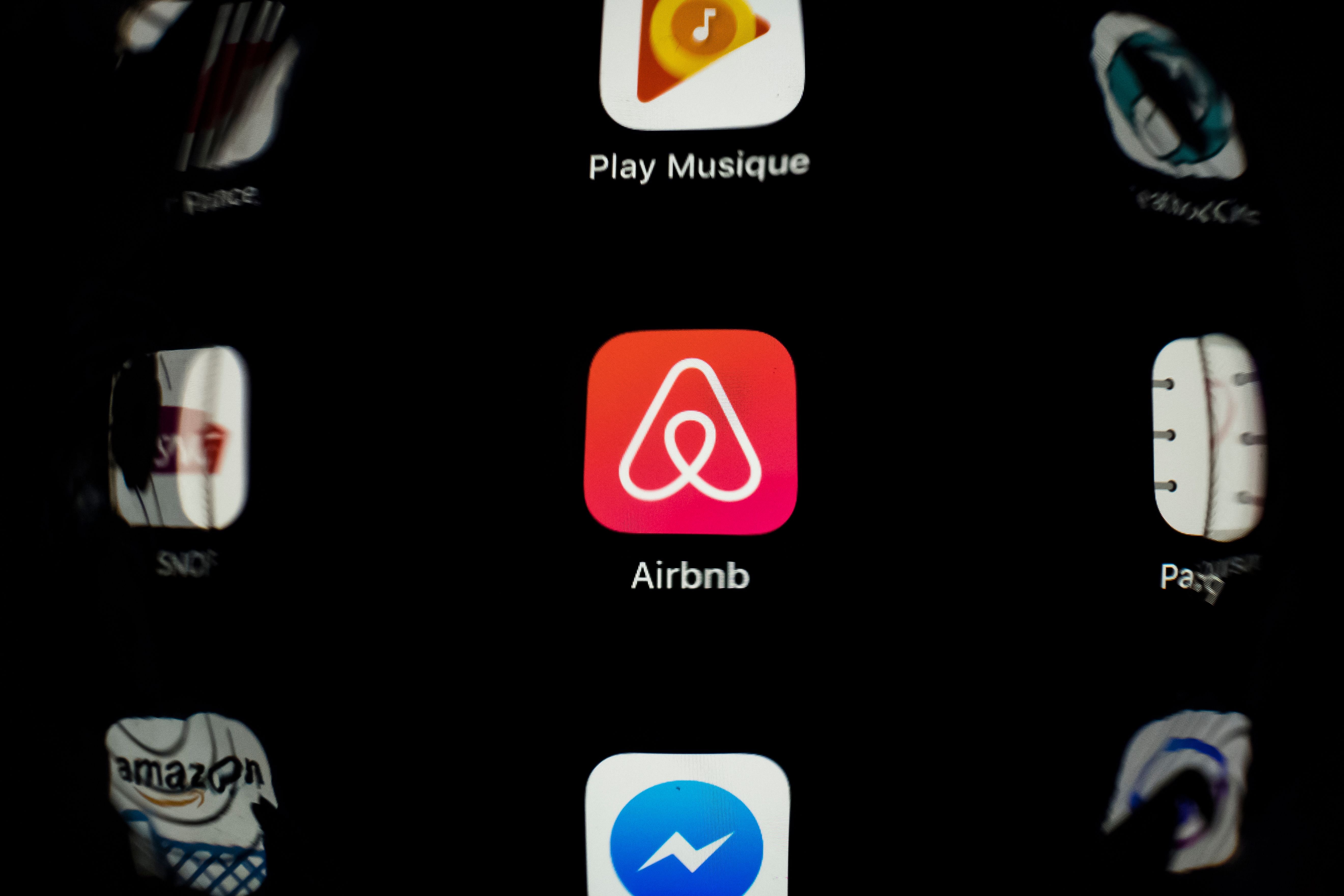 airbnb app logo
