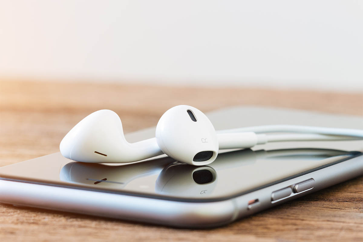 Apple earbuds