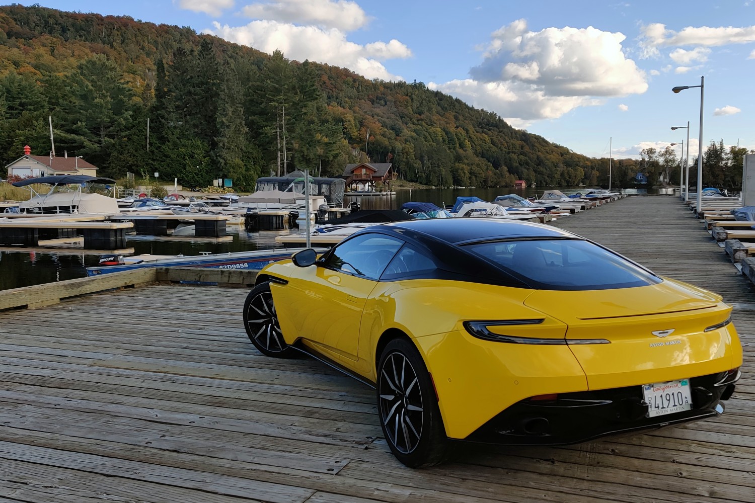 Aston Martin DB11