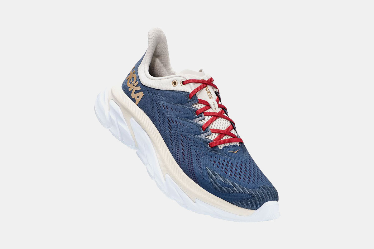 hoka one one