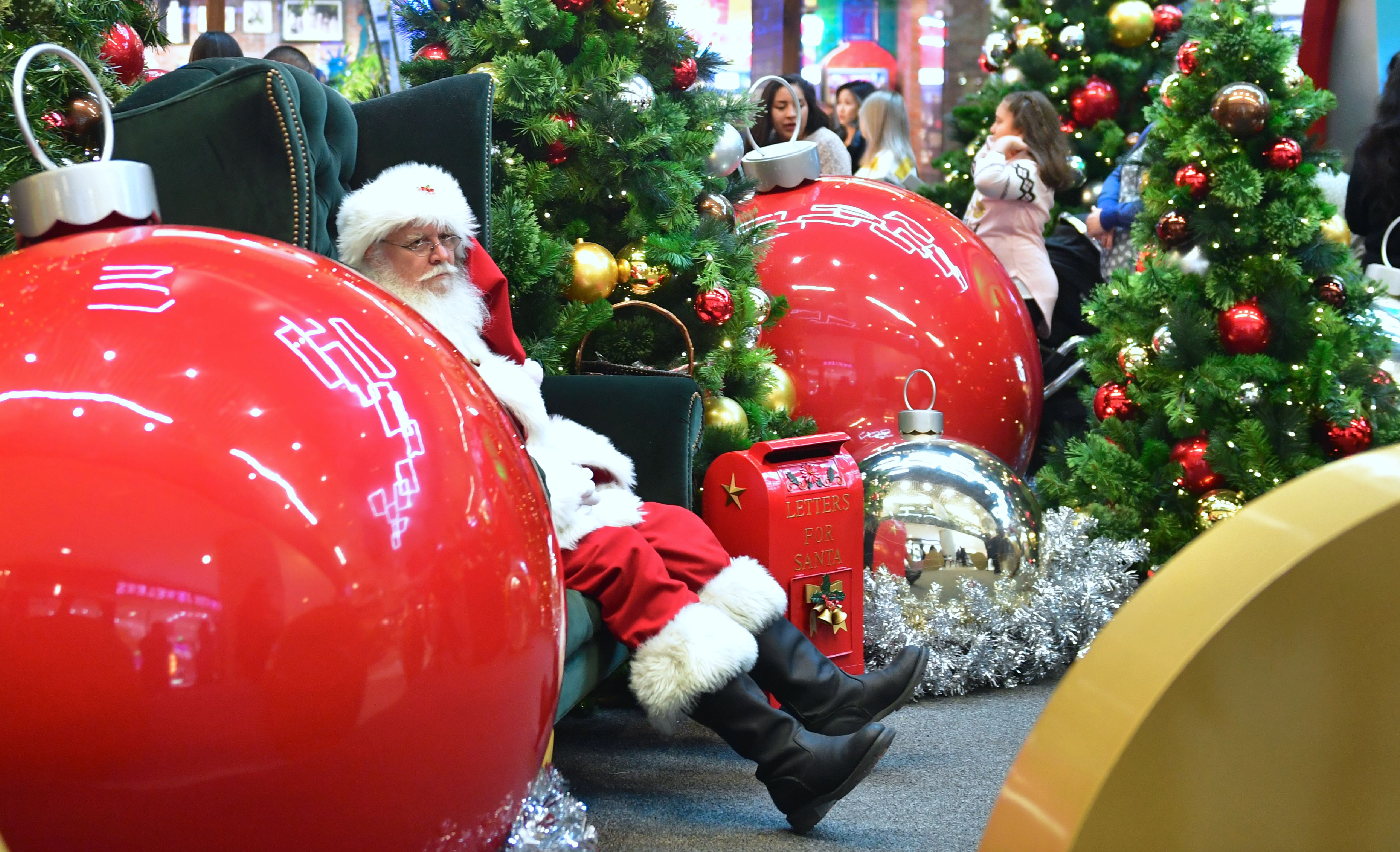 mall Santa