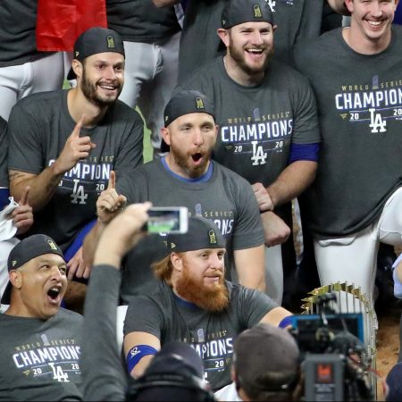 Dodgers Facing COVID-19 Outbreak After Justin Turner's Title Celebration