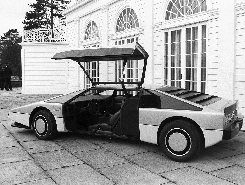Aston Martin Bulldog