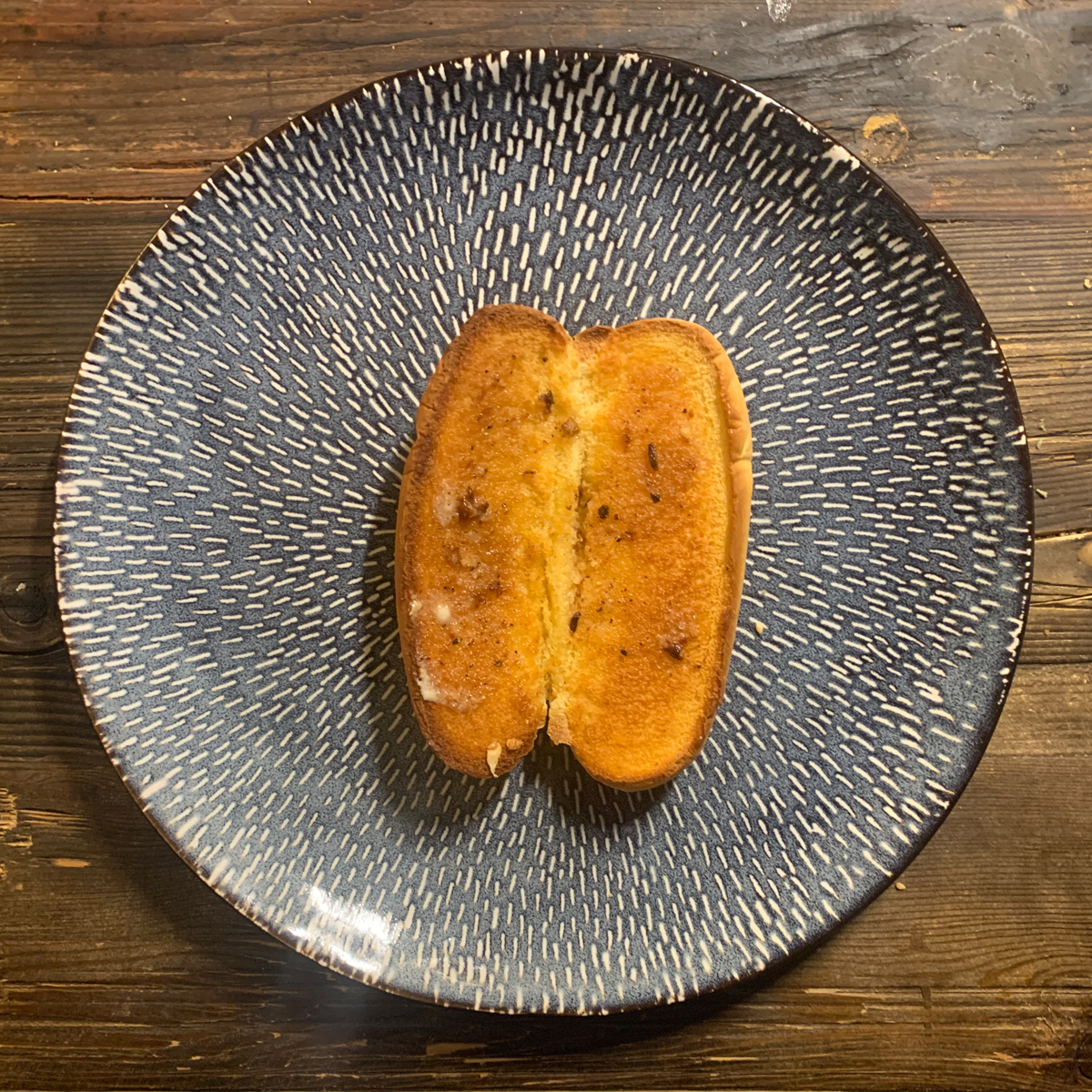 garlic butter hot dog bun