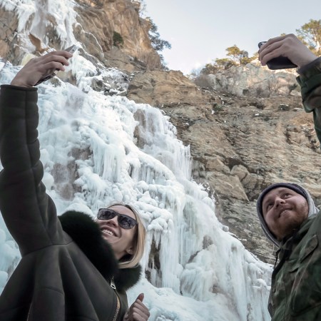 Here’s a Morbid List of the Top Destinations for a Selfie-Related Death