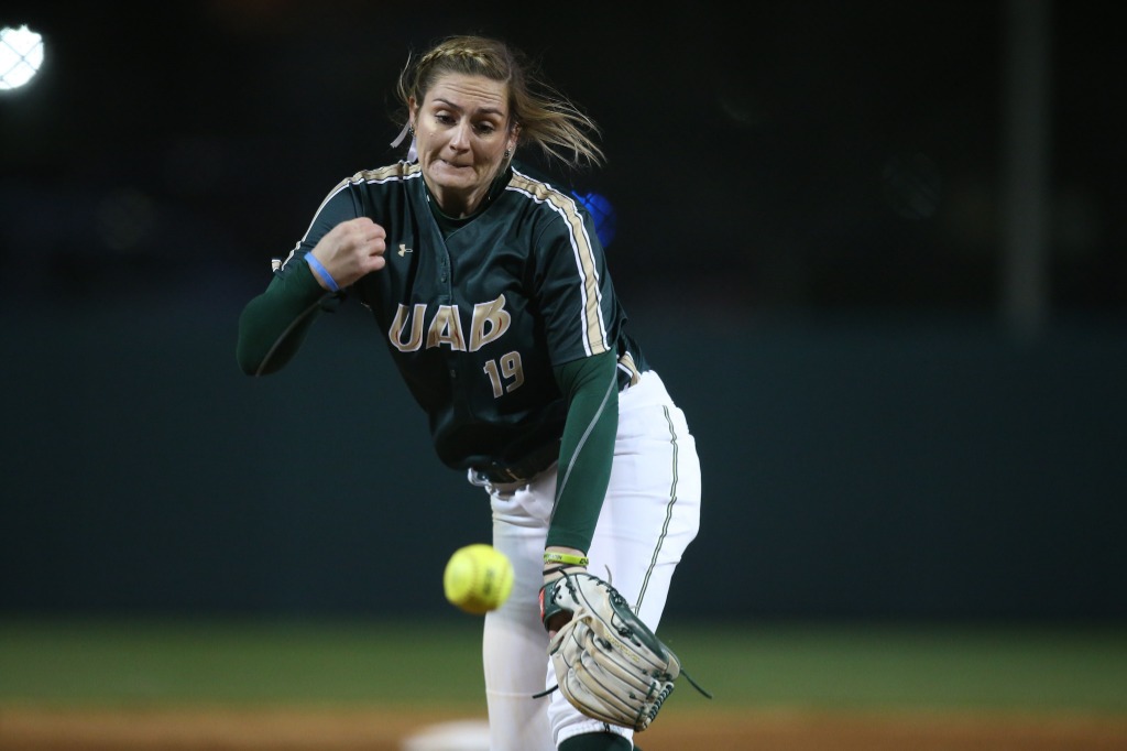 softball pitcher