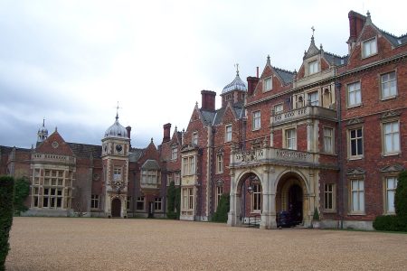 Police in the UK Can’t Search the Queen’s Estates for Looted Artwork