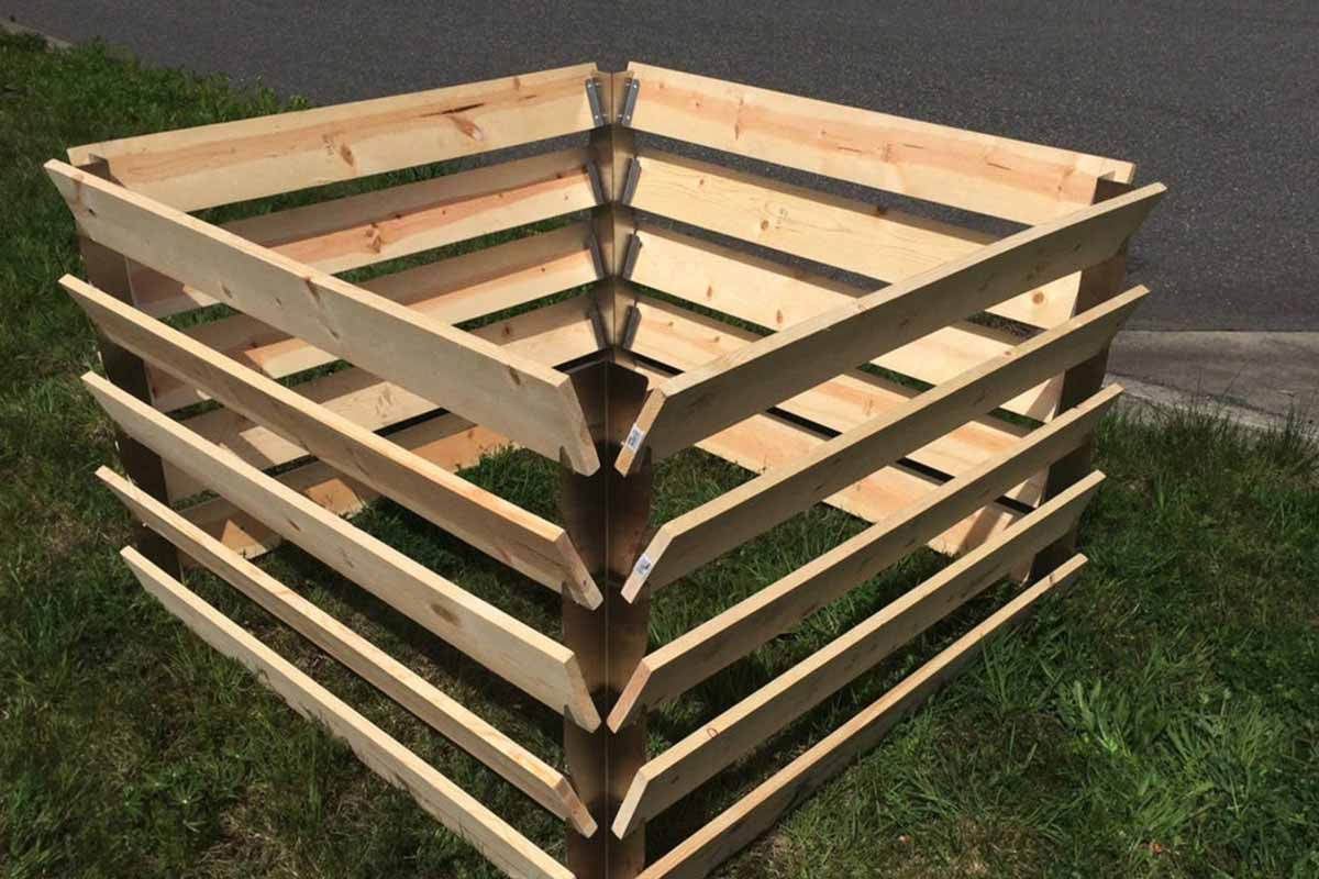 For larger properties, this DIY composting bin is the highest-rated of its type on Etsy