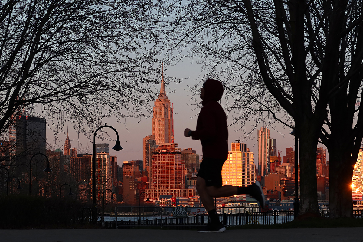 How to Use Daylight Savings Time to Get Into Shape This Spring