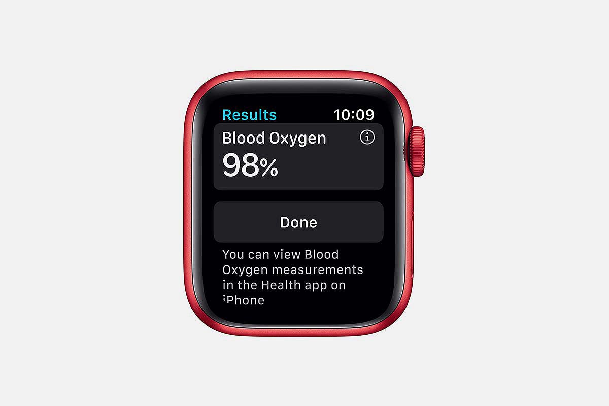 close-up of the blood oxygen monitor on the Apple Watch Series 6