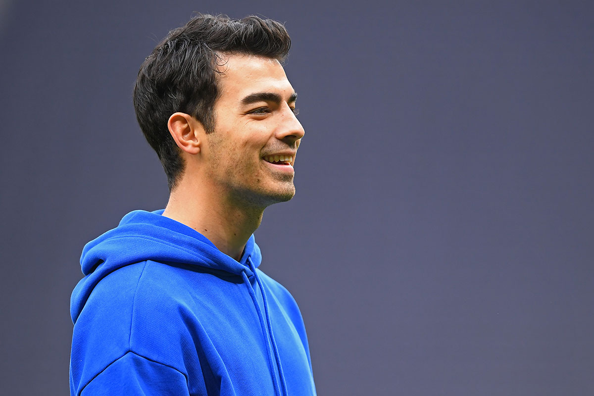 Joe Jonas routine