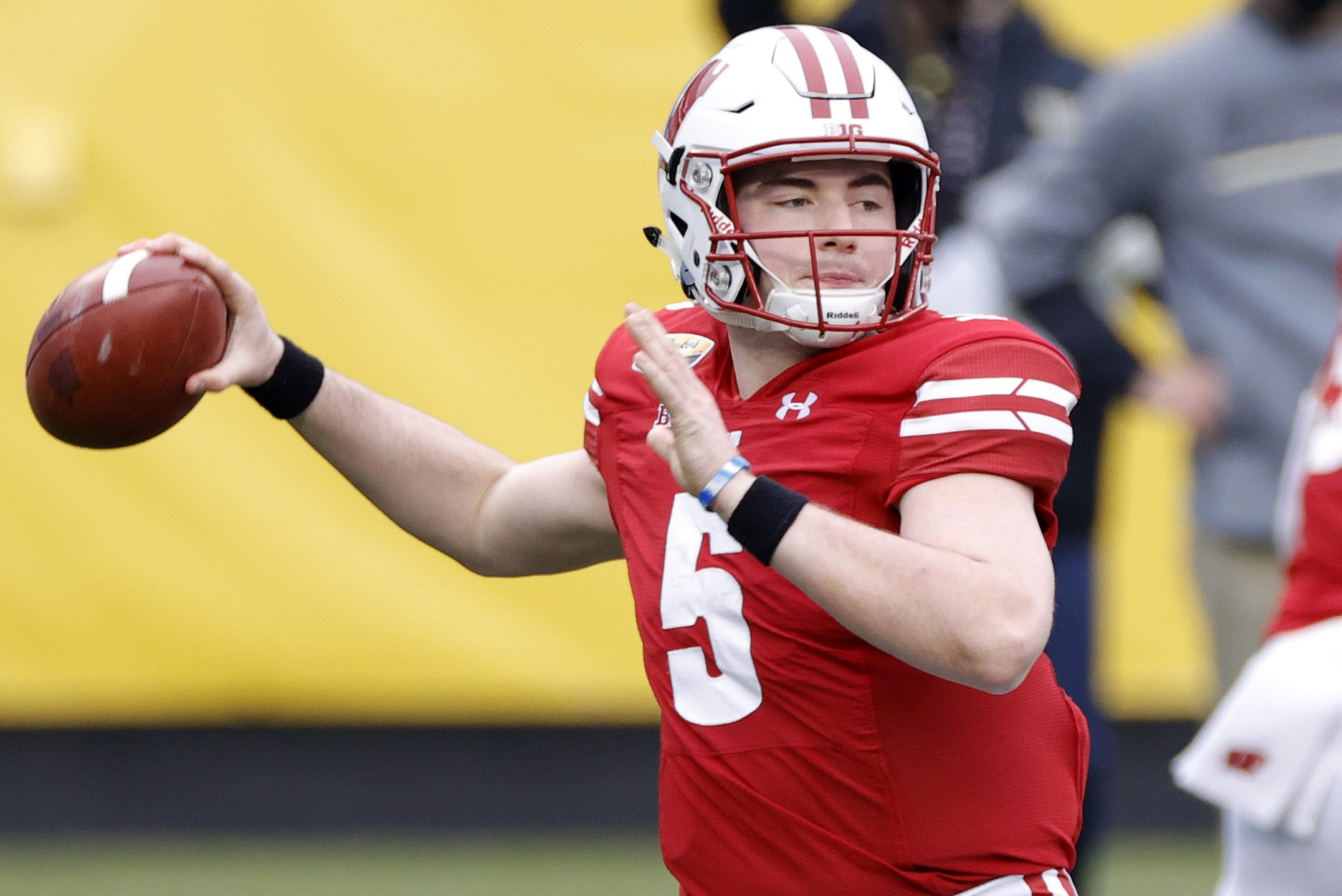 Quarterback Graham Mertz o