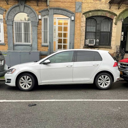 I, For One, Applaud the Superb Parallel-Parking Job the Internet Is Mad At