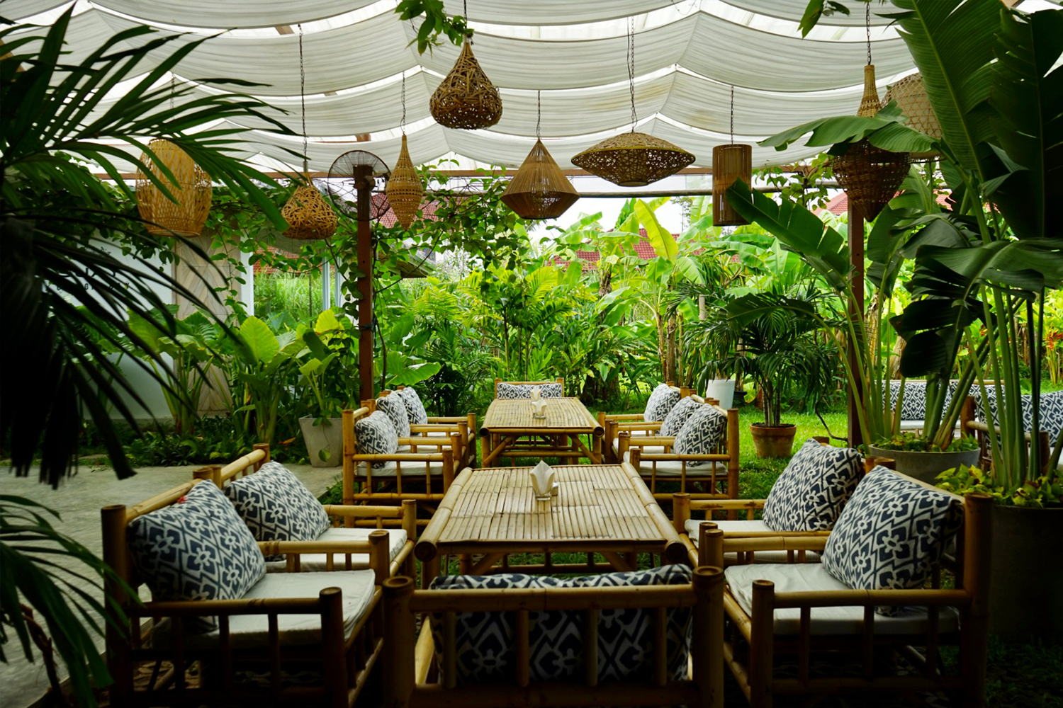 Chalong bar seating