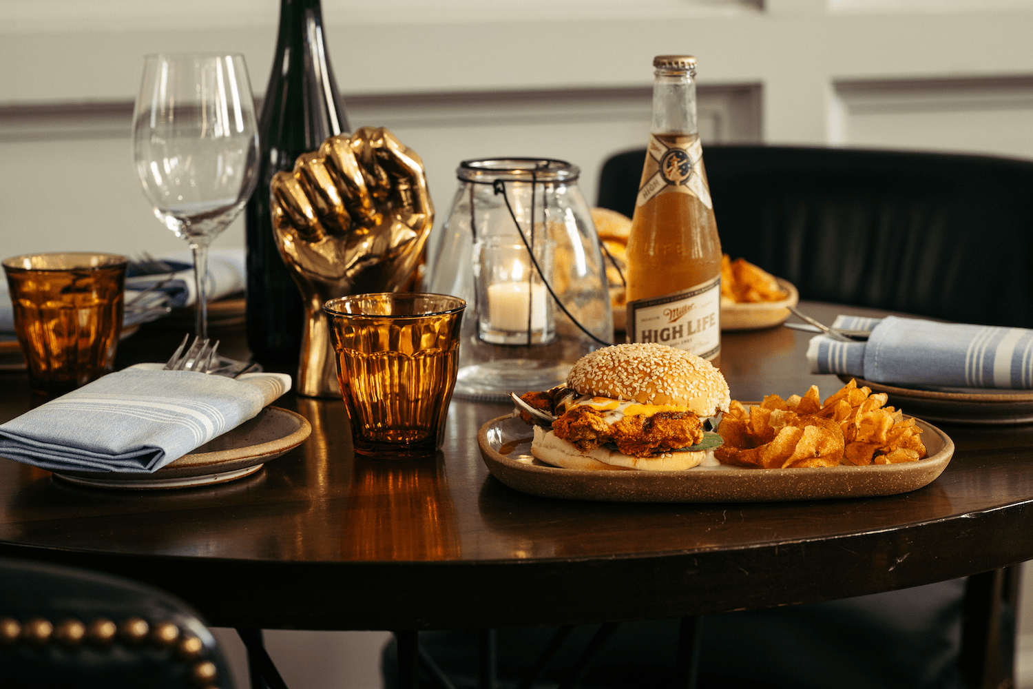 A chicken sandwich at No Goodbyes