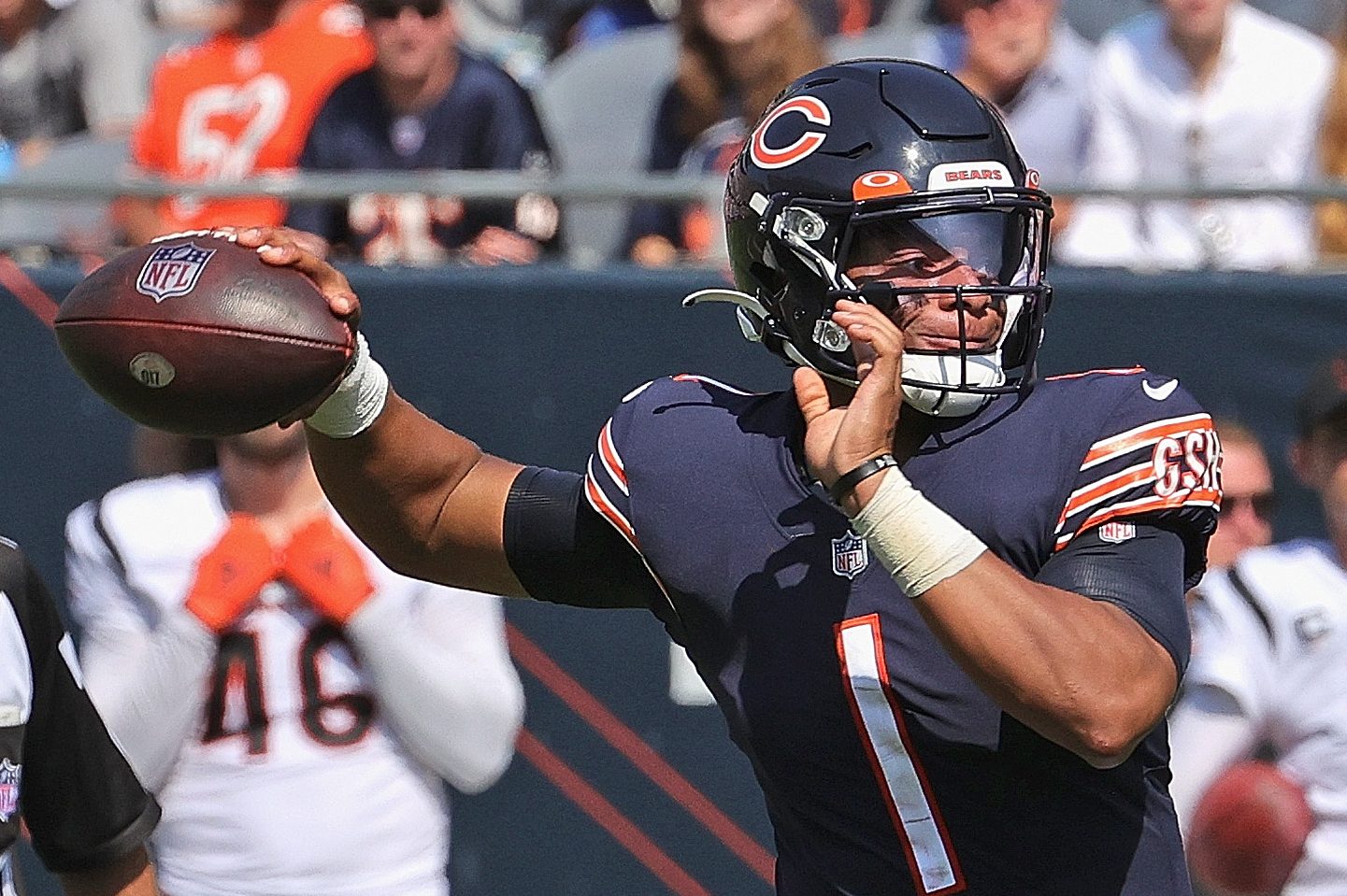 Chicago Bears QB Justin Fields passes against the Cincinnati Bengals