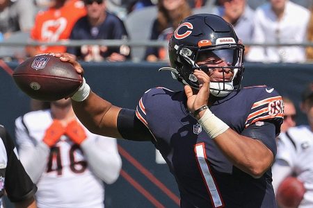 Chicago Bears QB Justin Fields passes against the Cincinnati Bengals