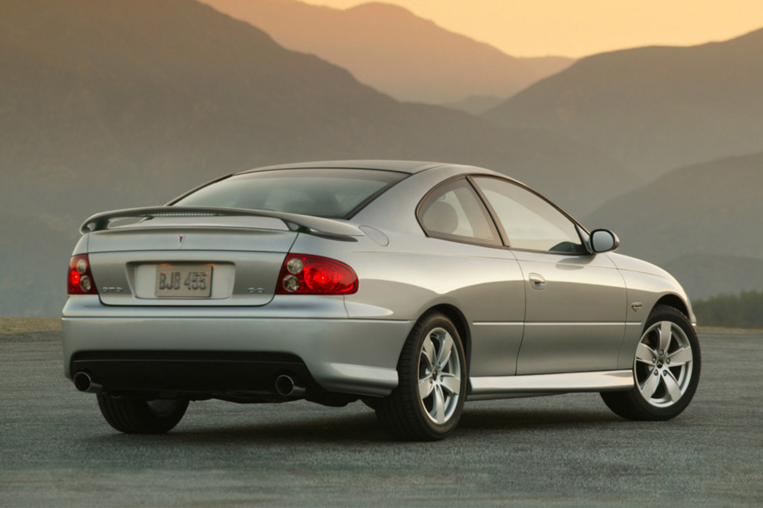 The rear end of the 2005 Pontiac GTO, a child of the muscle cars of the '60s and '70s