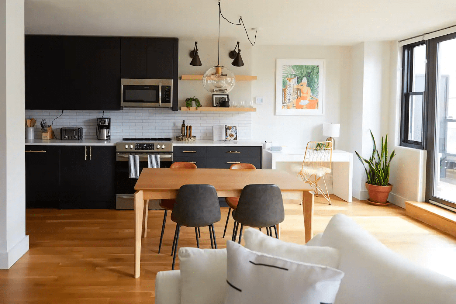 Bright One Bedroom in Central Park