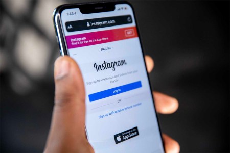If you experience a problem on the social media app, say stories aren't loading or audio isn't working on a video, you can simply shake the living hell out of your phone and report the problem. 