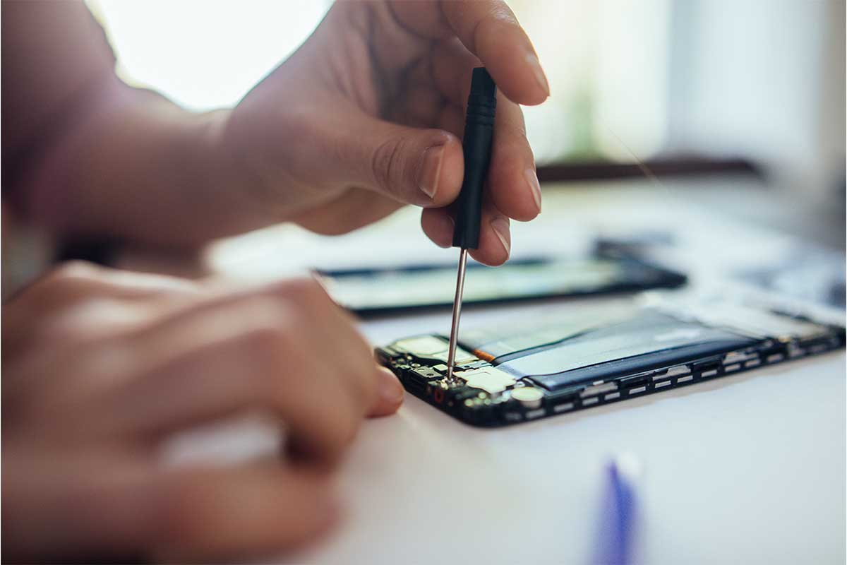 Apple Will Finally Let Customers Fix Their Own iPhones
