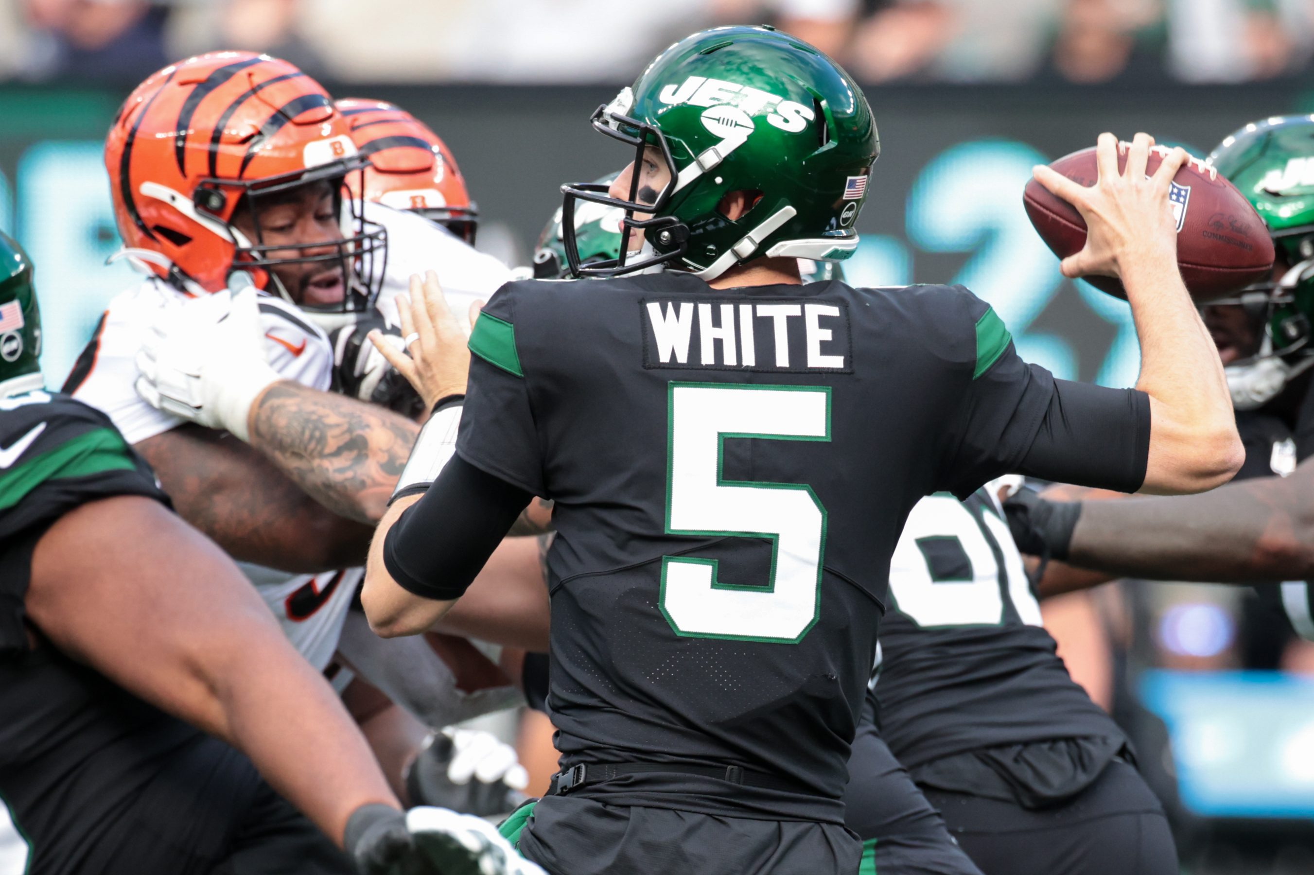 New York Jets quarterback Mike White throws a pass in a game against the Cincinnati Bengals on October 31, 2021