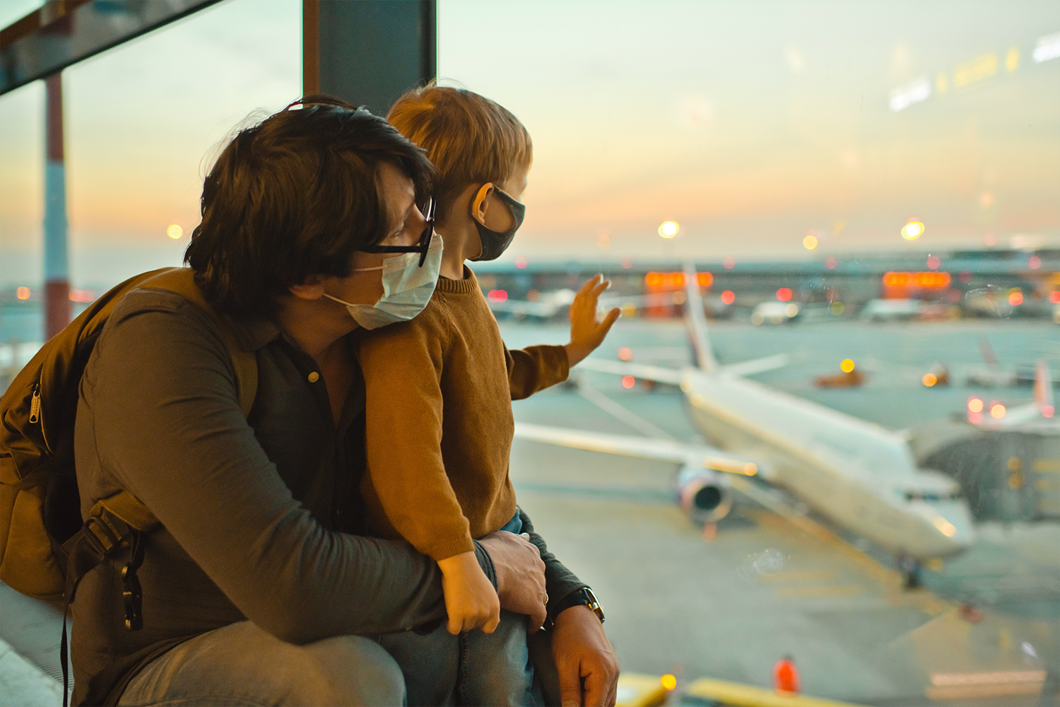Holiday Travel Amid Omicron: Here’s What You Need to Know